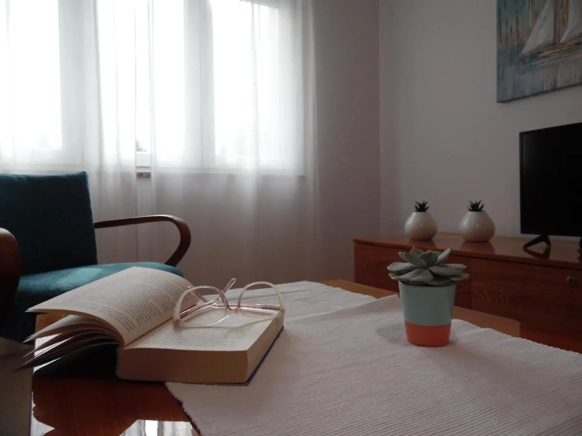 Apartment Lena Pula