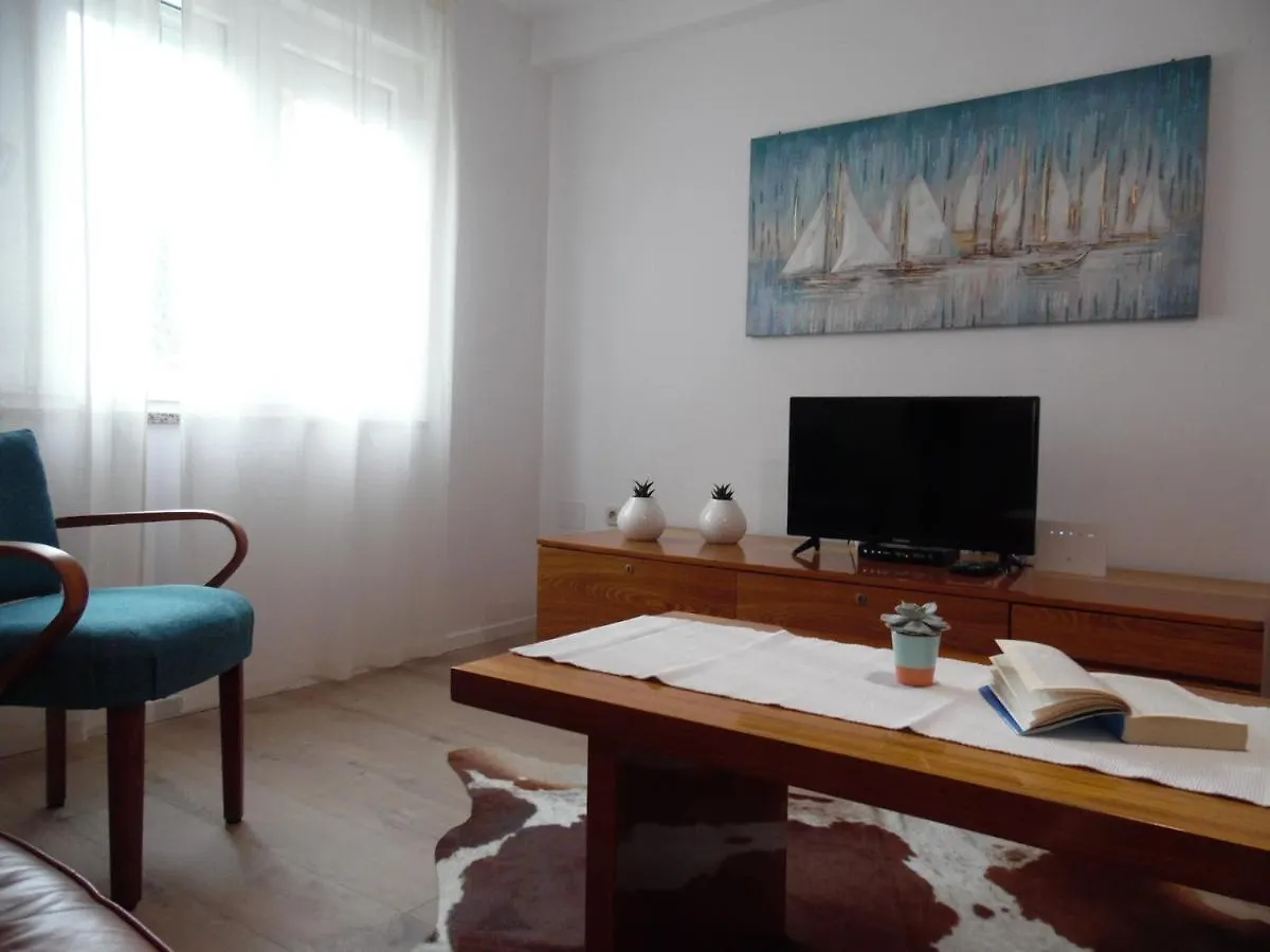 Apartment Lena Pula